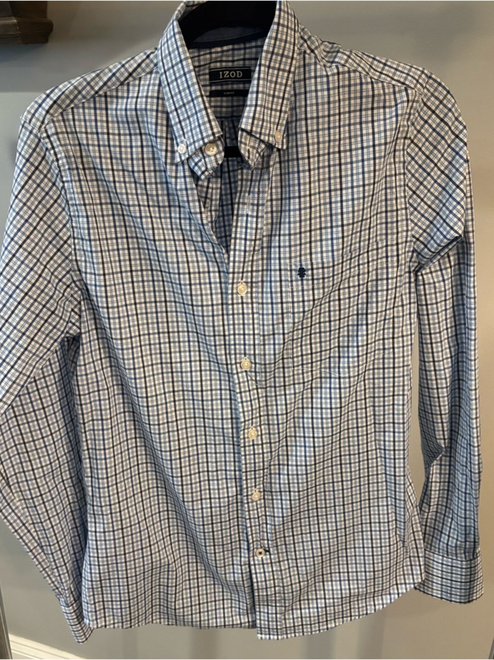 Izod Men's slim fit Button-Down Shirt with Blue Windowpane Plaid size small